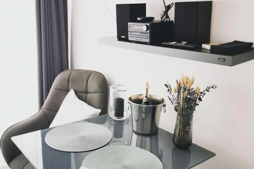 Hh 06 By Rockchair - Superhost Status - Modernes Apartment Mit Sonnigem Balkon & Premium Boxspringbetten In Winterhude - Hamburg Top Geheimtipp