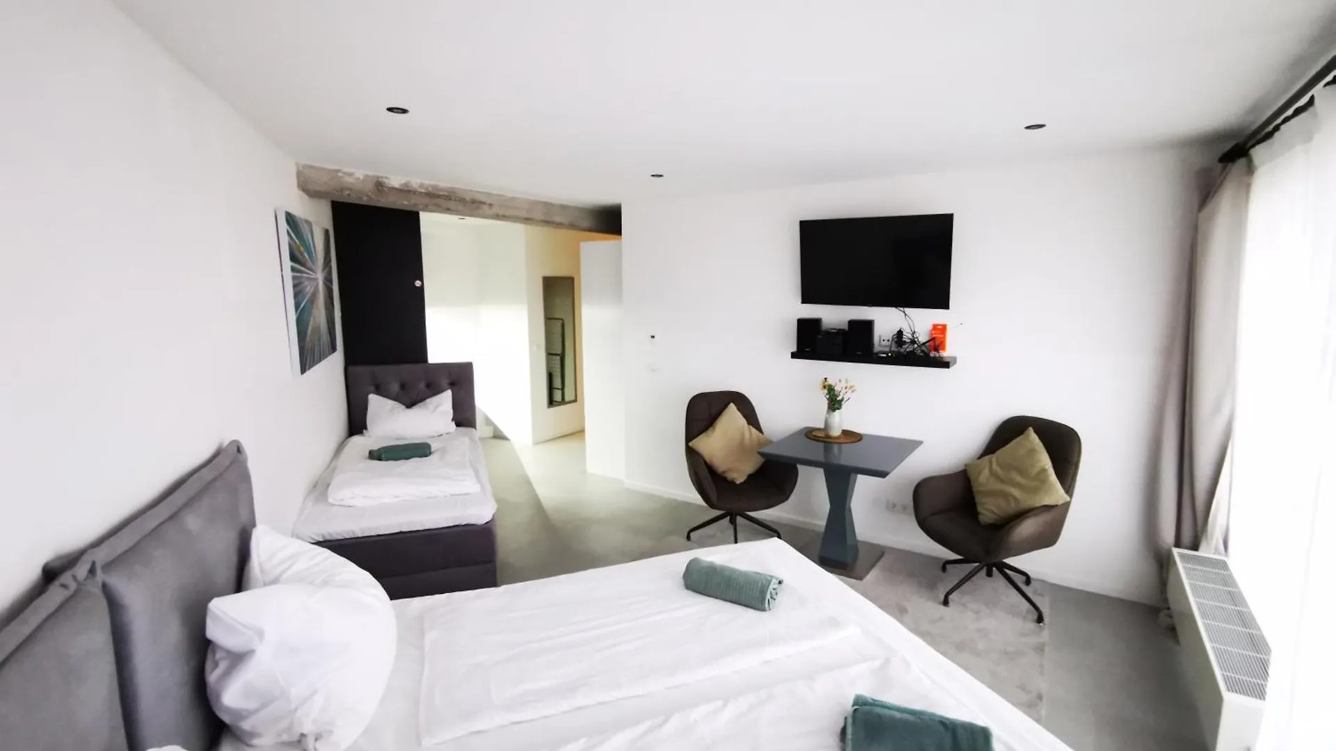 Hh 06 By Rockchair - Superhost Status - Modernes Apartment Mit Sonnigem Balkon & Premium Boxspringbetten In Winterhude - Hamburg Top Geheimtipp