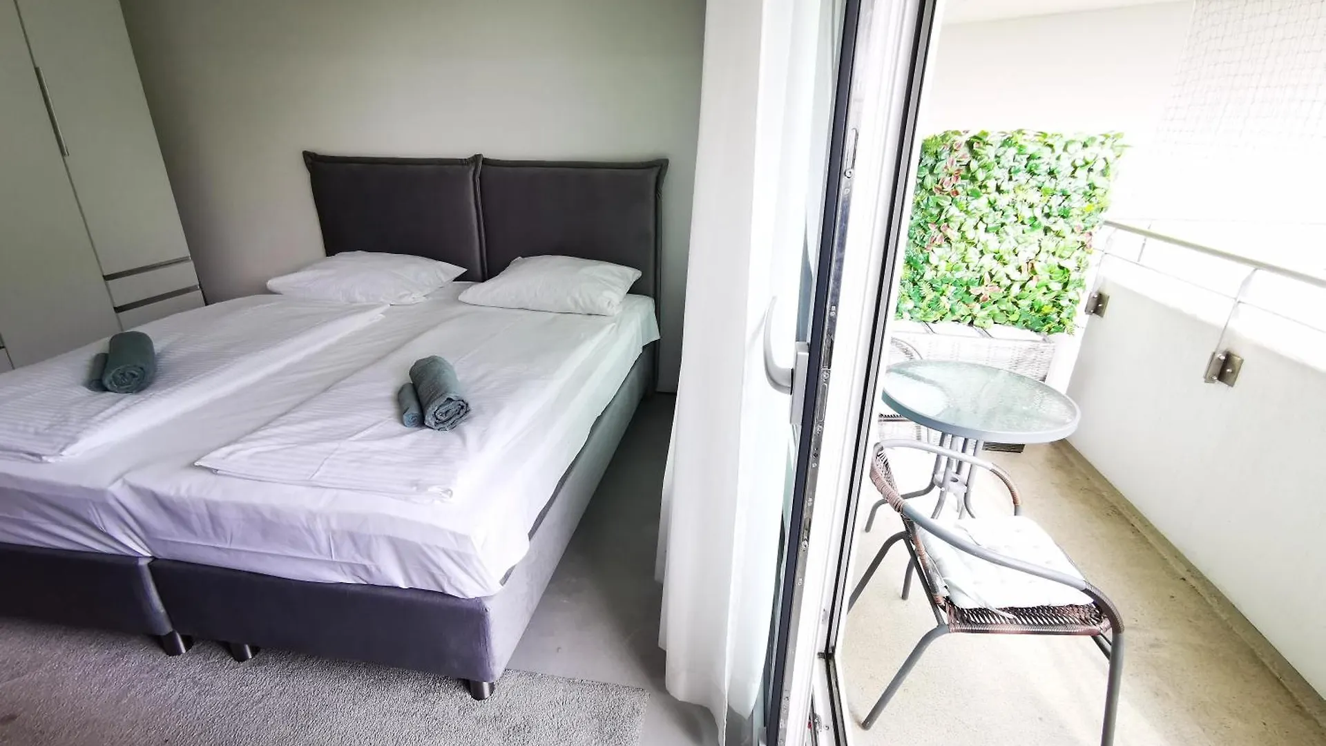 Hh 06 By Rockchair - Superhost Status - Modernes Apartment Mit Sonnigem Balkon & Premium Boxspringbetten In Winterhude - Hamburg Top Geheimtipp 0*,  Niemcy